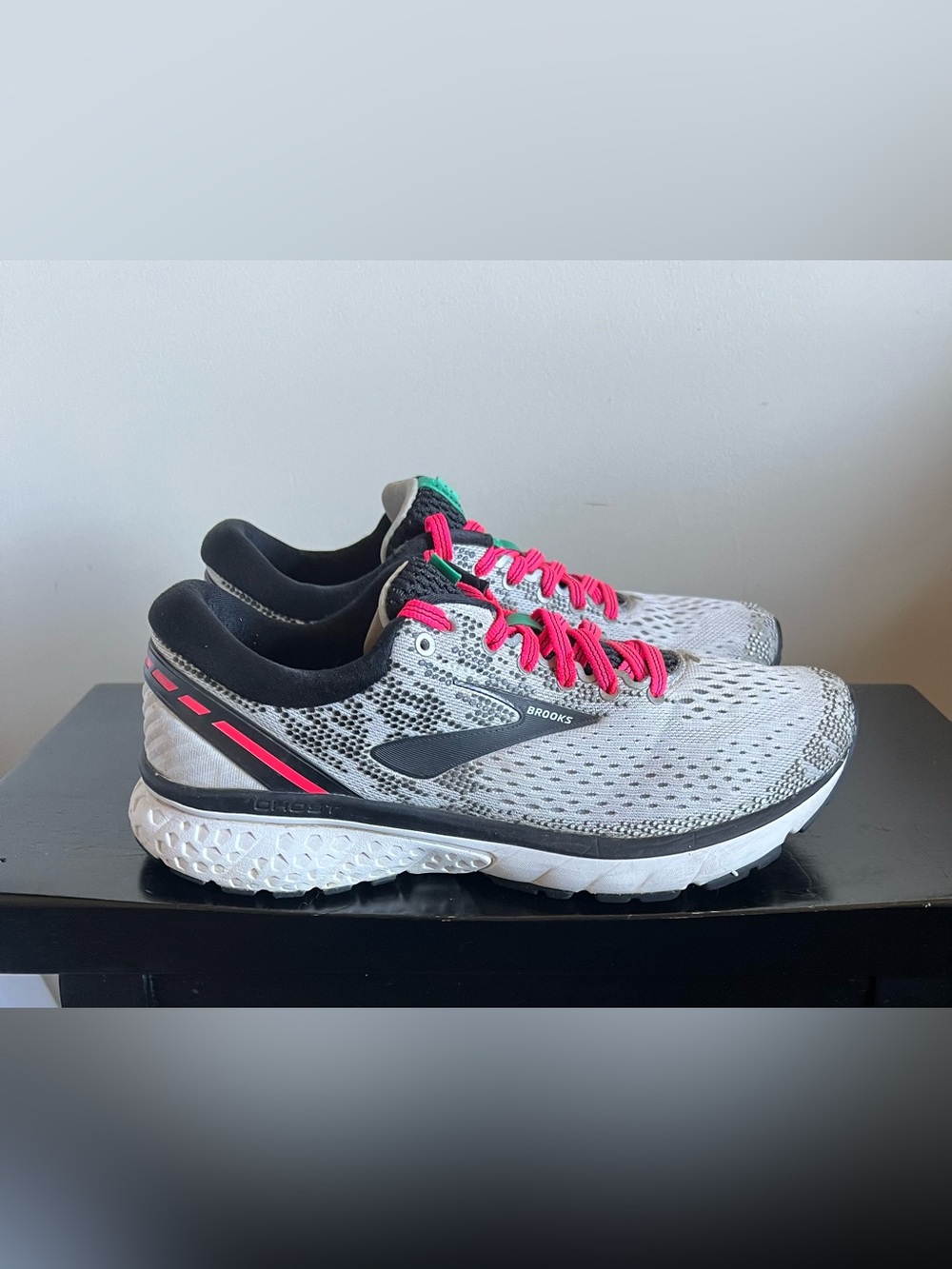 Brooks Ghost 11 Shoes Womens 8.5 M White Black Pink Mesh Running Walking Sneaker